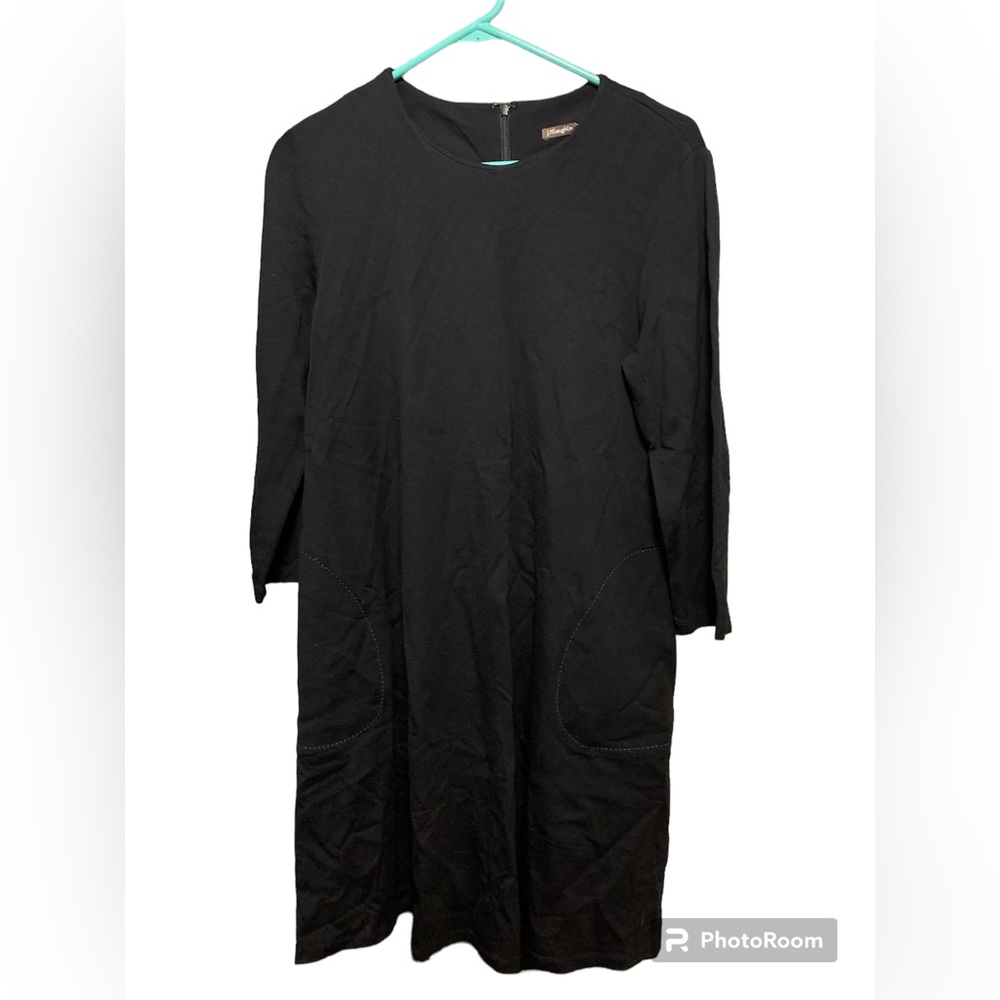 J.‎ McLaughlin women’s size Medium black shift dress with pockets.